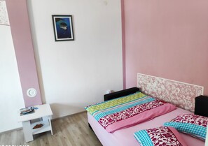 Free WiFi, bed sheets