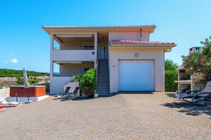 Building design - House Goran (Kolan)