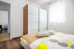 House | In-room safe, iron/ironing board, free WiFi - House Goran (Kolan)