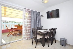 Apartment (A1) | Dining