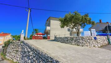 Kiến trúc tòa nhà