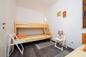 Appartamento (A4) | Ferro/asse da stiro, Wi-Fi gratuito, lenzuola