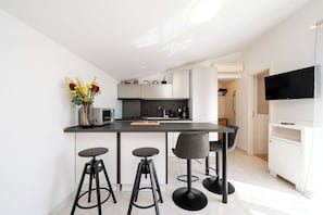 Apartment (A3) | Private kitchen - Apartments Villa Bok (Okrug)