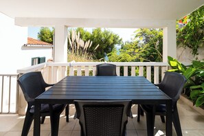 Apartment (A2) | Outdoor dining