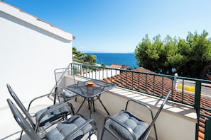 Apartment (A3) | Outdoor dining - Apartments Villa Bok (Okrug)