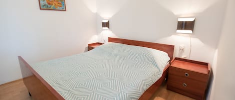 1 bedroom, iron/ironing board, free WiFi, bed sheets