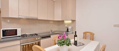 전용 주방 | 냉장고, 전자레인지, 오븐, 쿡탑