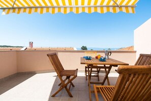 Apartment (A1) | Balkon