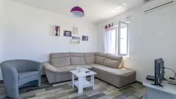 Living room | Fireplace