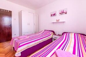 4 bedrooms, free WiFi