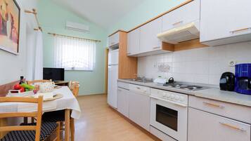 Apartment (A4) | Private kitchen