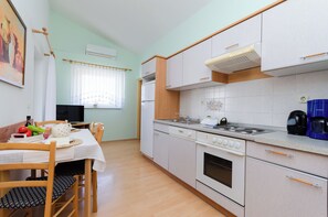 Private kitchen - Apartments Damir (Rab)