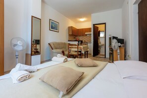 7 bedrooms, free WiFi