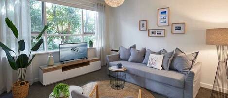 Televisión, oficina