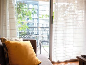 TV, DVD player, books, stereo