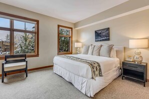 2 bedrooms, iron/ironing board, travel cot, WiFi - Capitol Peak Lodge 3210 (Snowmass Village)