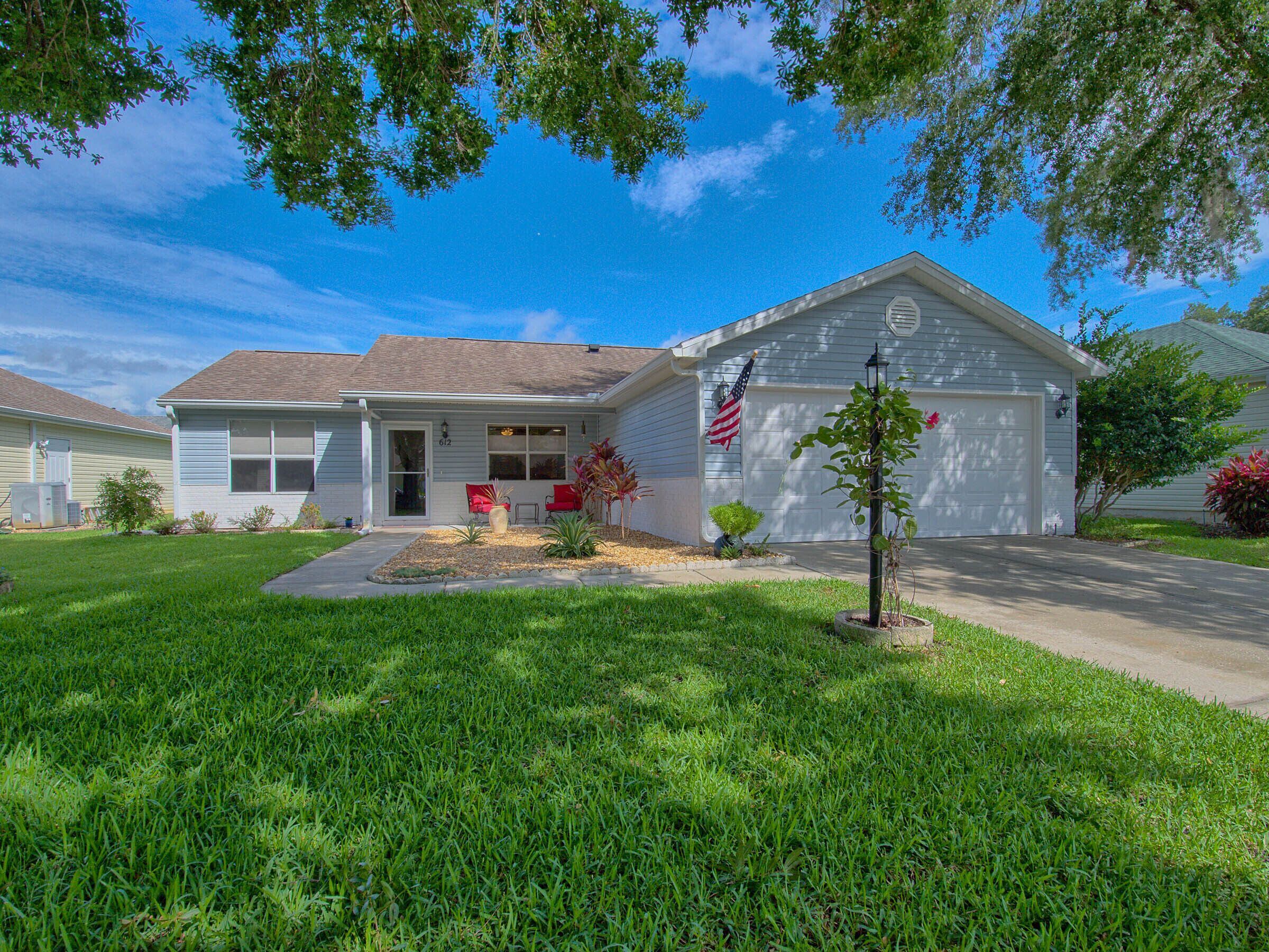 NICE RANCH GOLF CART HOME NEAR SPANISH SPRINGS LOCATED IN    THE VILLAGES FL