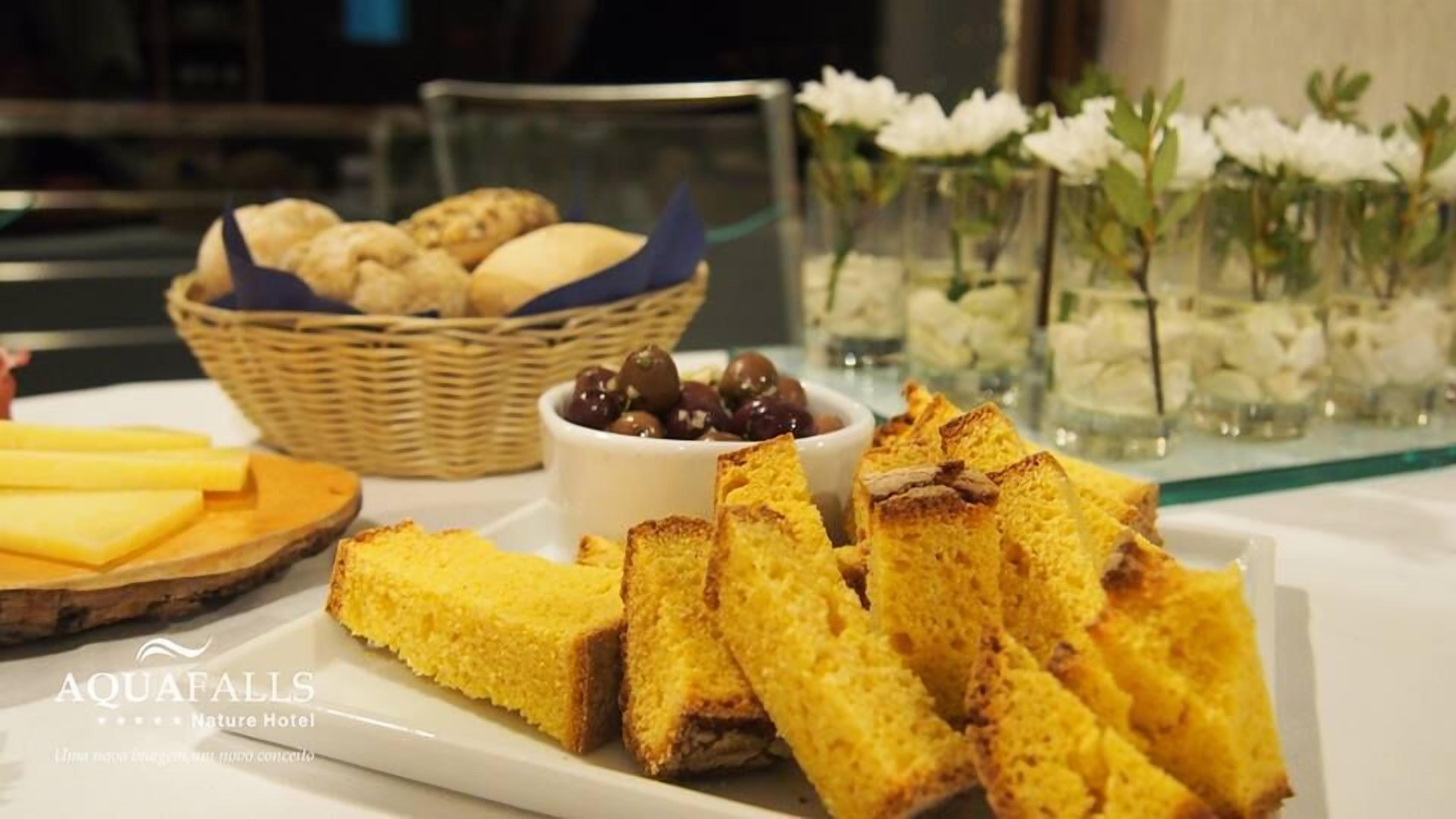 lunch and dinner served, portuguese cuisine