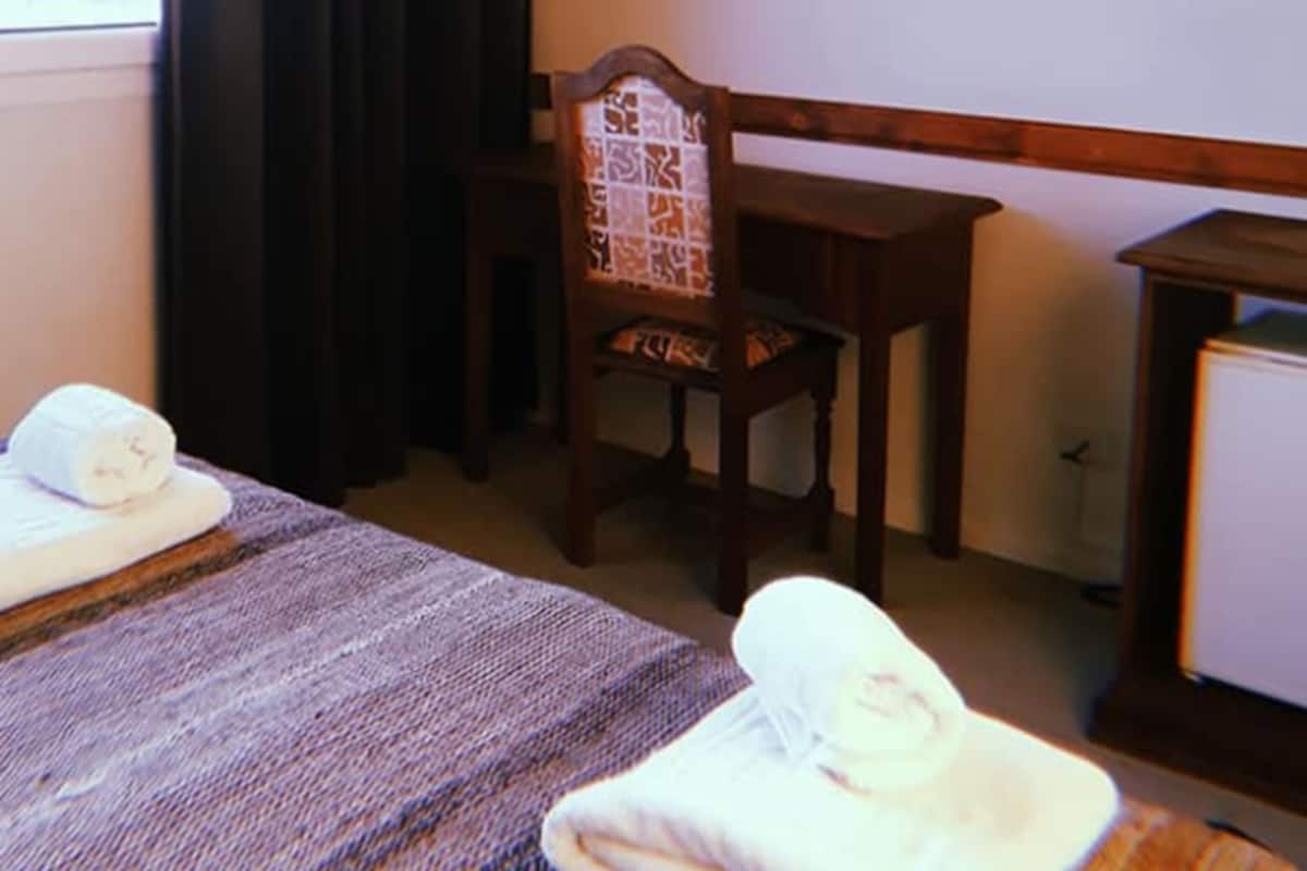 1 bedroom, minibar, desk, laptop workspace