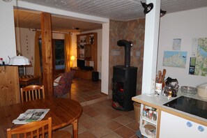 Unclassified image, 3 of 32, button