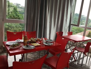 朝食 (郷土料理)、毎日提供 (有料)