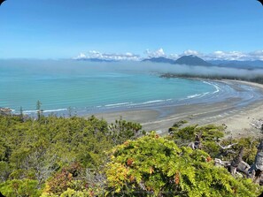靠近海滩