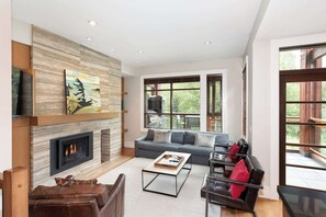 TV, peis og kontorer