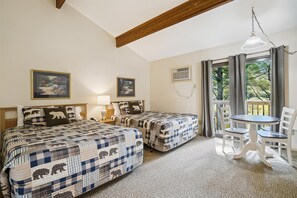 2 bedrooms, free WiFi, bed sheets - Deluxe Two Bedroom Suite on the 1st floor with outdoor heated pool 10304 (Killington)