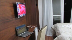 Tremannsrom – basic | Minibar, blendingsgardiner, strykejern/-brett og wi-fi (inkludert)