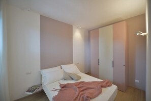 1 bedroom, in-room safe, iron/ironing board, free WiFi - The View - Sun: design apt. with terrace (Baveno)