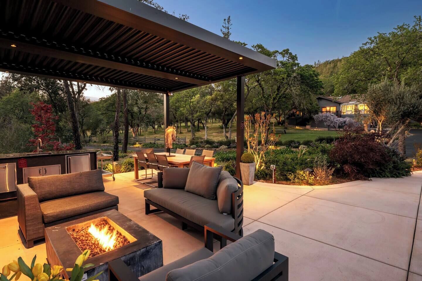 Sonoma 14Acres, 5BR 5BA 2Houses, Pool, Plaza 3 mi.