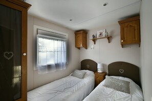 2 bedrooms, internet