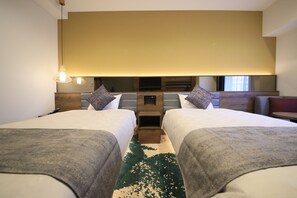 Escrivaninha, quartos à prova de som, Wi-Fi de cortesia, roupa de cama