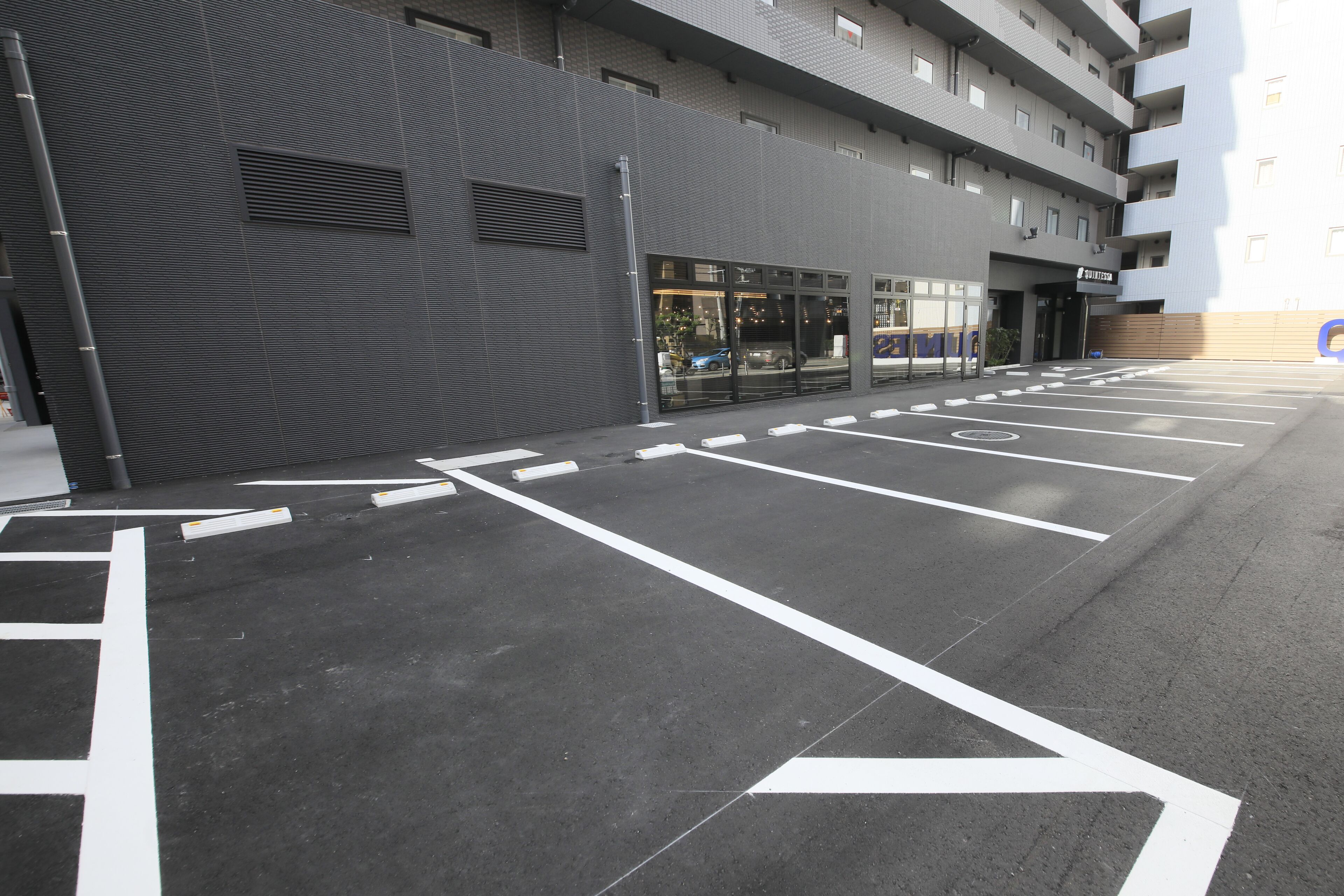 self-parking (surcharge) 1500 per day