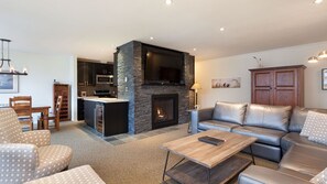 TV, fireplace, stereo
