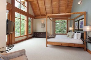 5 bedrooms, iron/ironing board, WiFi, bed sheets - Alpine retreat w/ hot tub & ski access (Whistler)