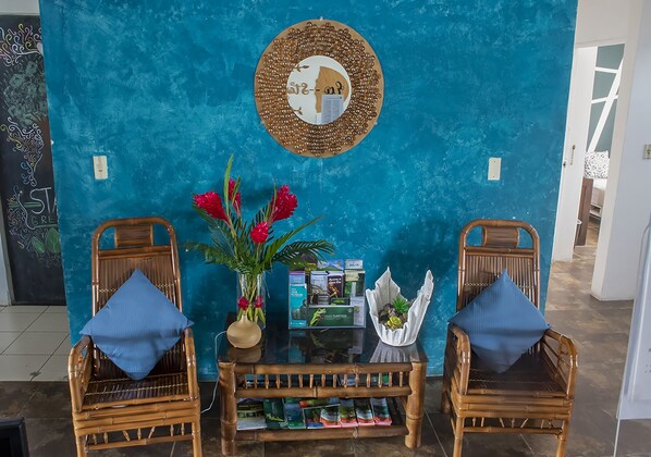 ฝ่ายต้อนรับ