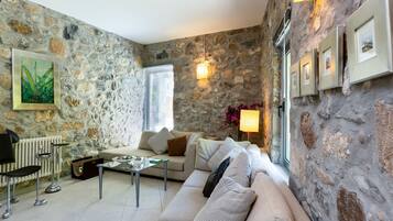 Télévision, livres, chaßne hi-fi