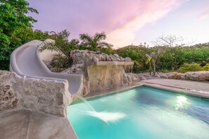 Piscina all'aperto