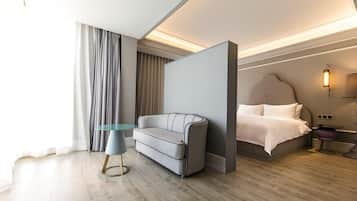 In-room safe, free WiFi