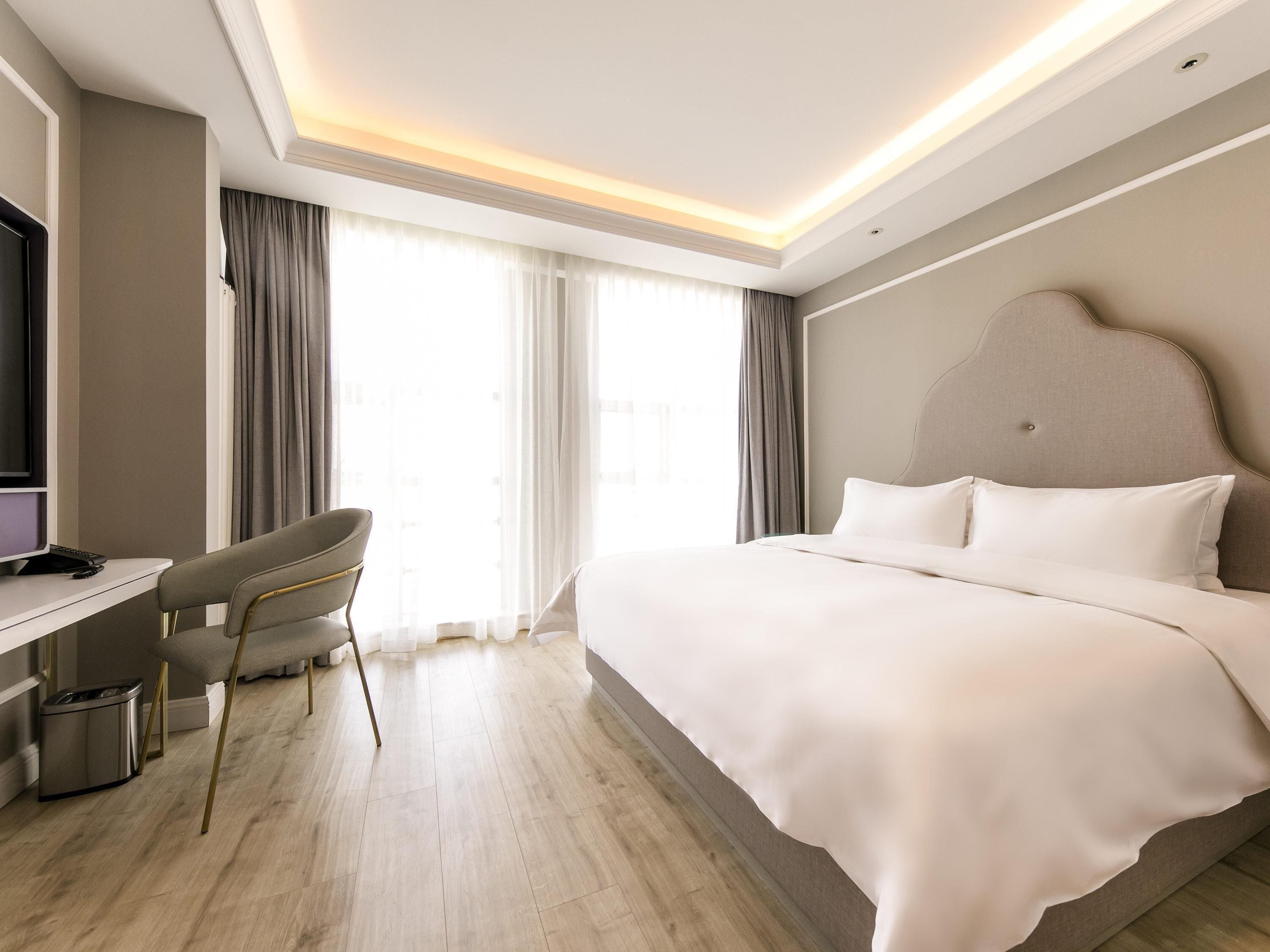 In-room safe, free WiFi