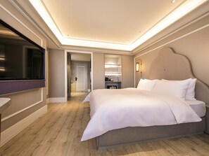 In-room safe, free WiFi