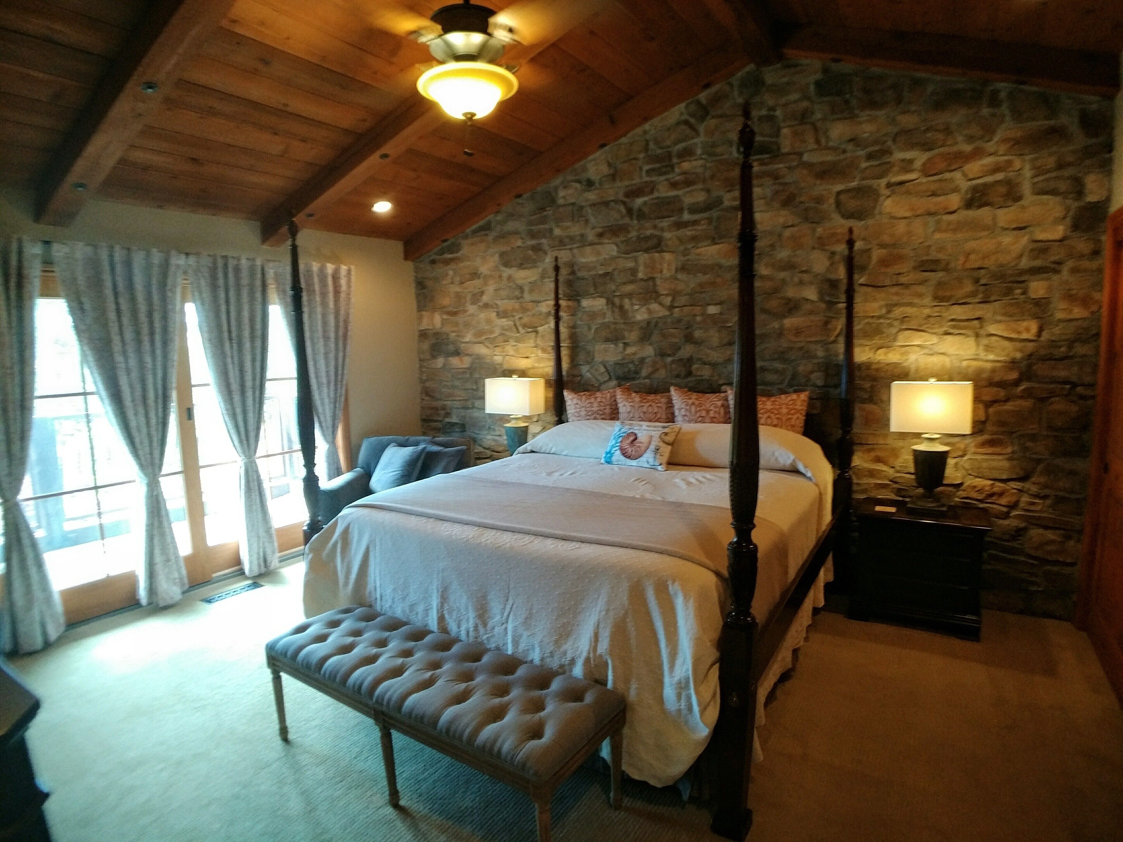 4 Schlafzimmer, Schreibtisch, Bügeleisen/Bügelbrett, Reisekinderbett