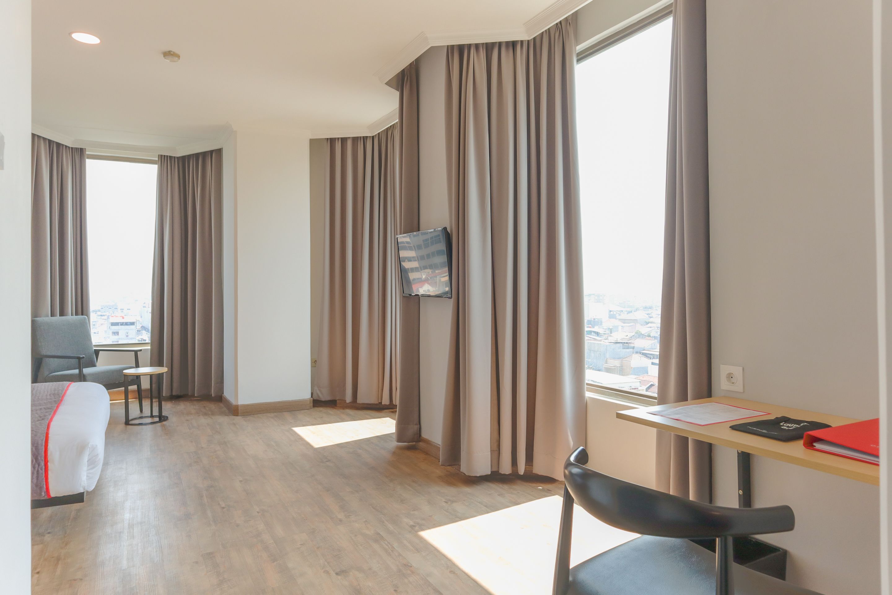 Foto - Super OYO Townhouse 2 Hotel Gunung Sahari