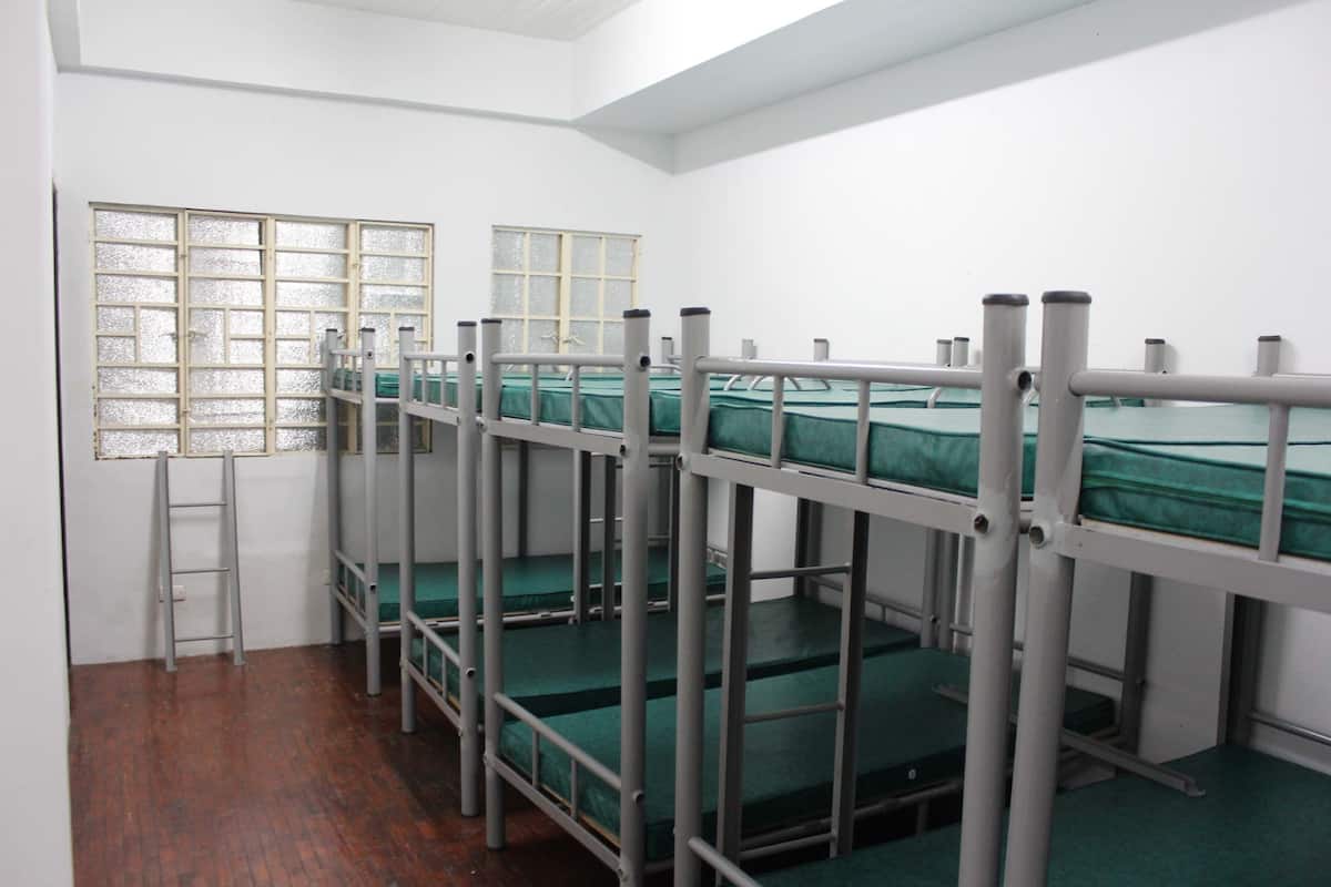1 habitación y ropa de cama