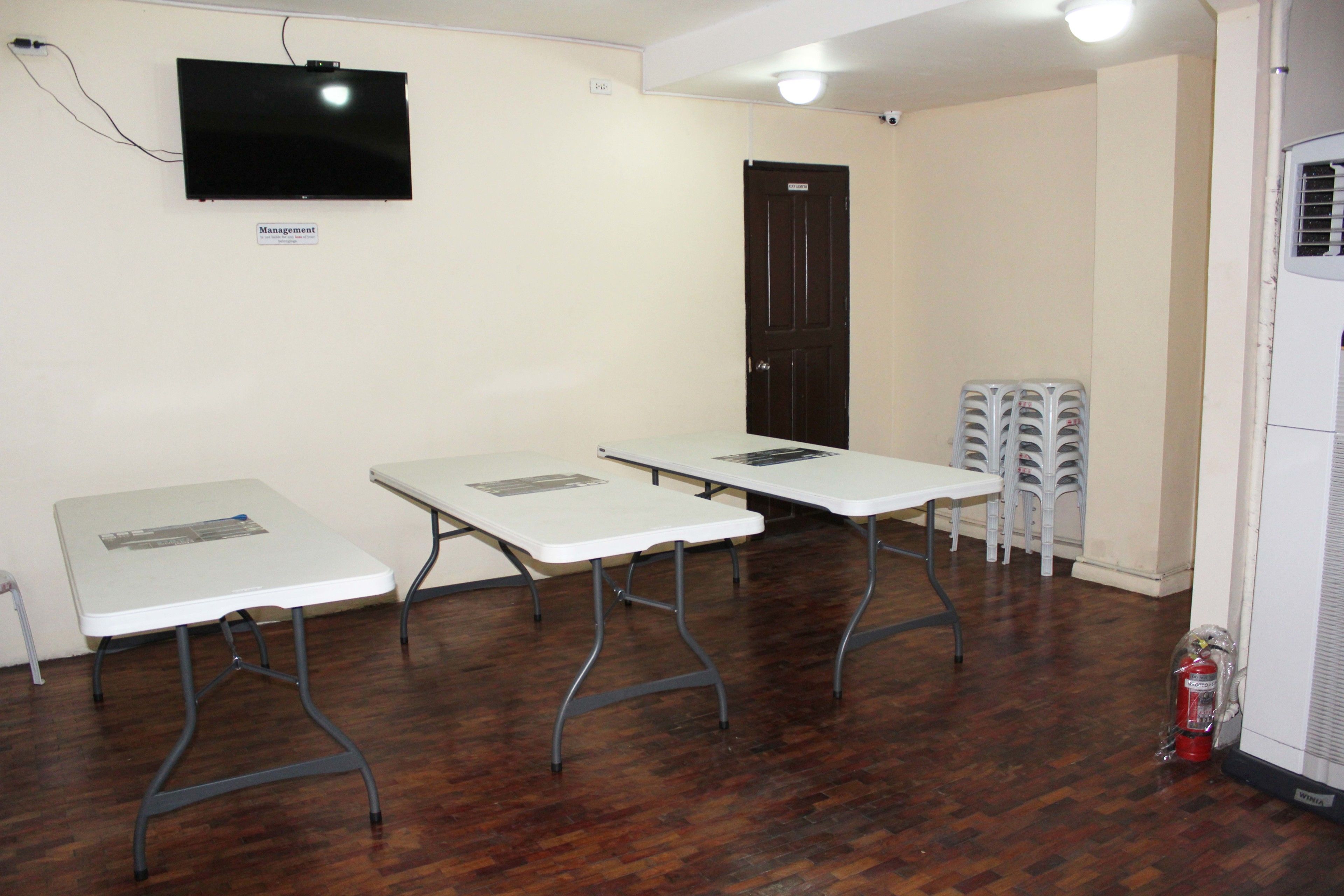 Daily local cuisine breakfast (PHP 50 per person)