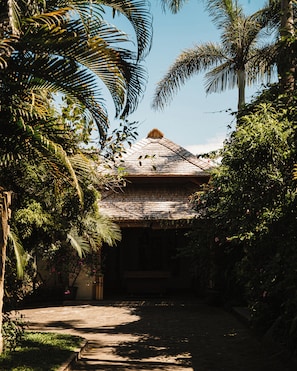 Front of property - Villa Rosita (Banjarangkan)