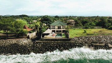 Fachada da propriedade