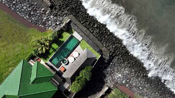 Luxe villa, 5 slaapkamers, niet-roken, uitzicht op strand | Uitzicht op strand/zee