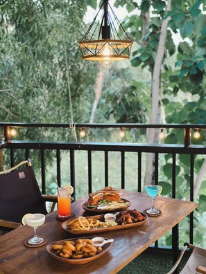 Restaurant - Pig Dive Hostel (Moalboal)